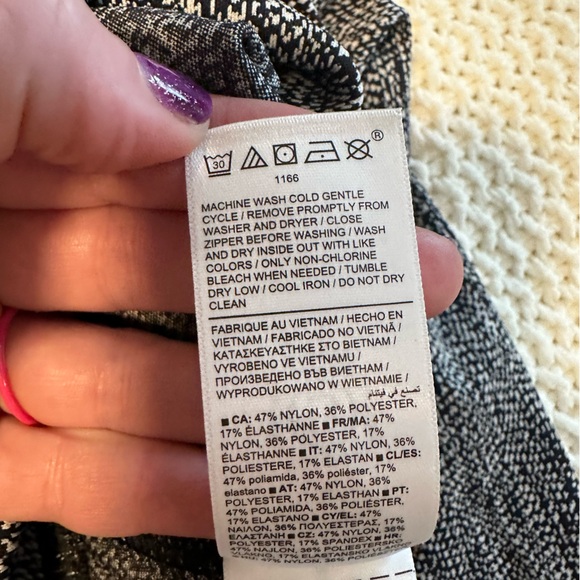 NWT Athleta Delancey Skyline Textured Tight size Medium (black/white) - Picture 11 of 13